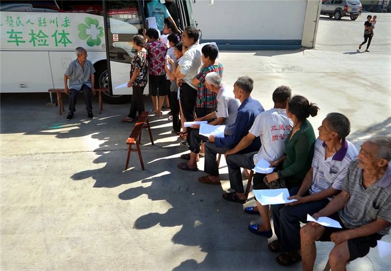 移動體檢車造福人民群眾，生產廠家為健康護航02